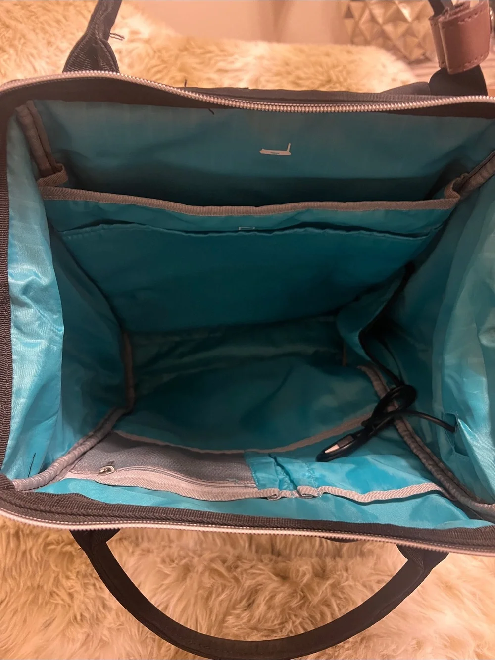 Fabulous Kroser Backpack w Geometric Front Flap. Lots of Compartments. Nice!!